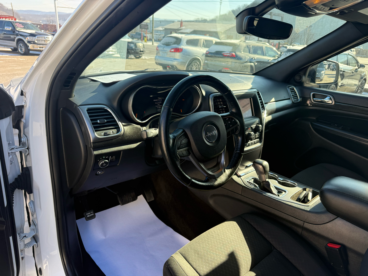 Jeep Grand Cherokee Laredo 4WD 2018