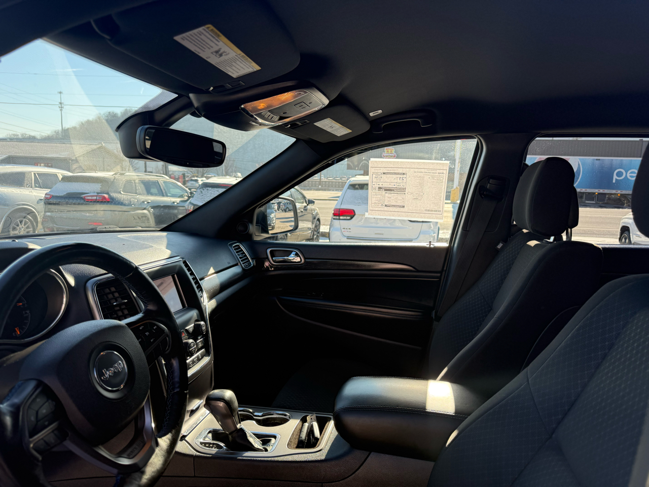 Jeep Grand Cherokee Laredo 4WD 2018