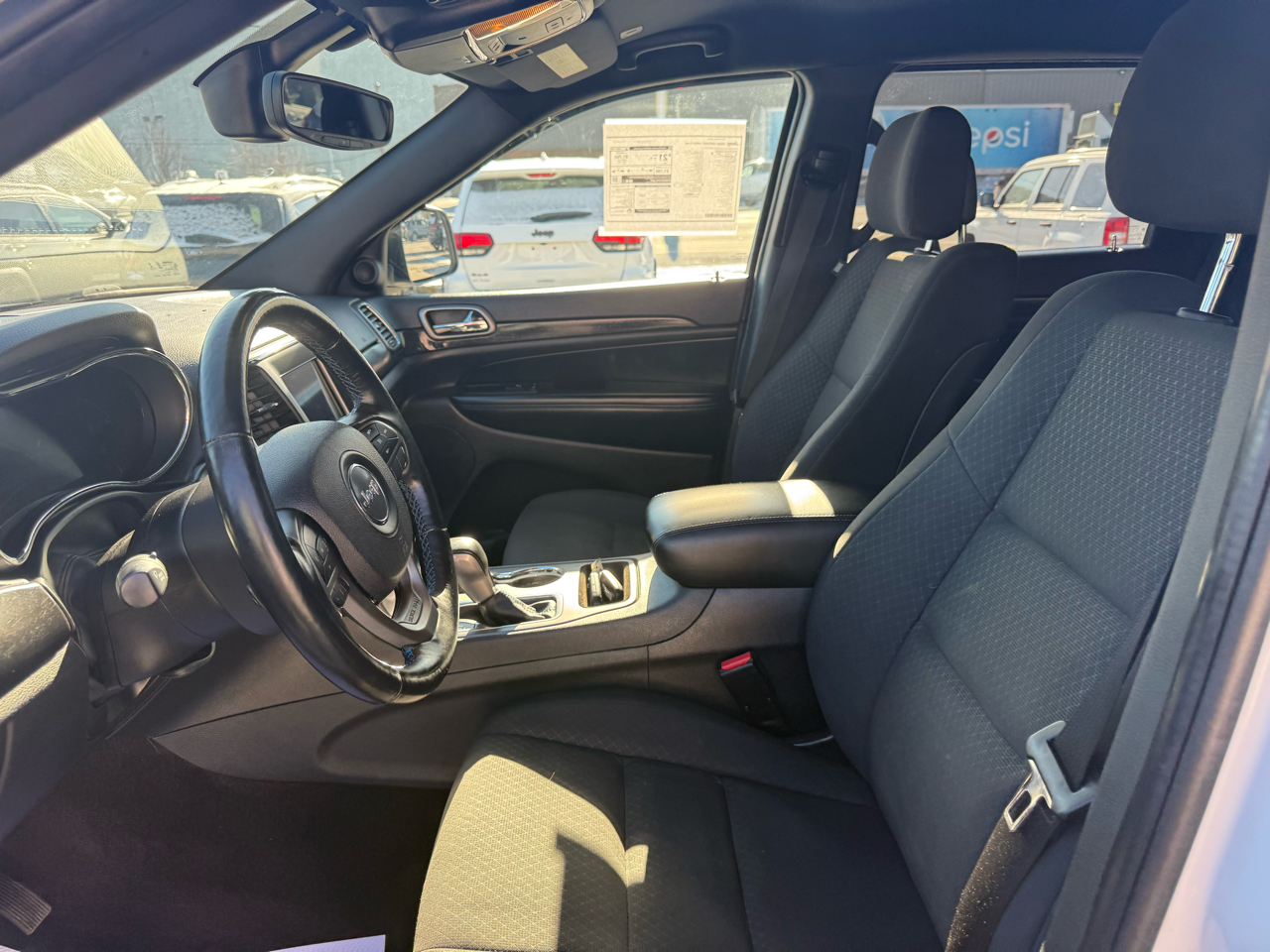 Jeep Grand Cherokee Laredo 4WD 2018