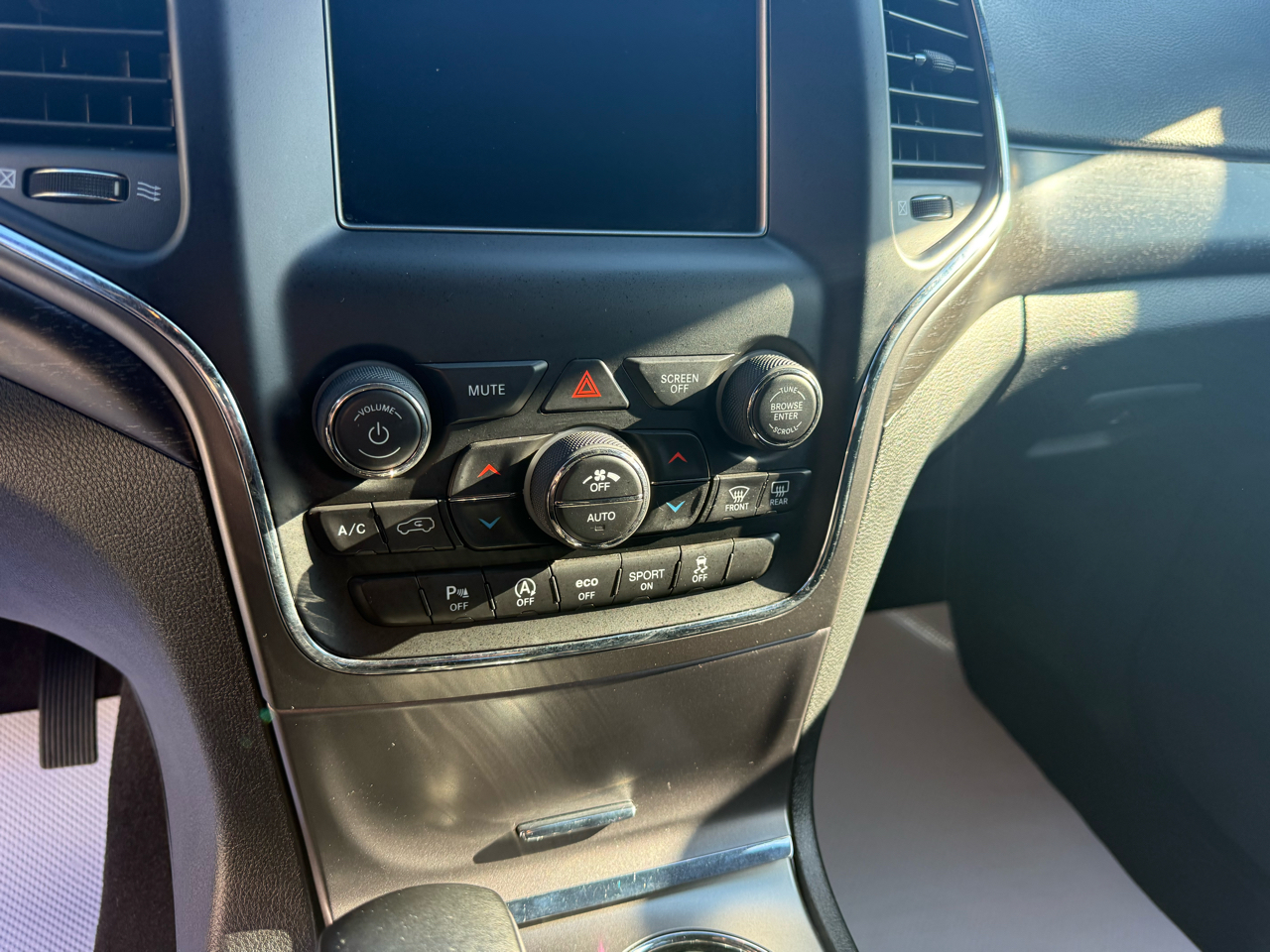 Jeep Grand Cherokee Laredo 4WD 2018