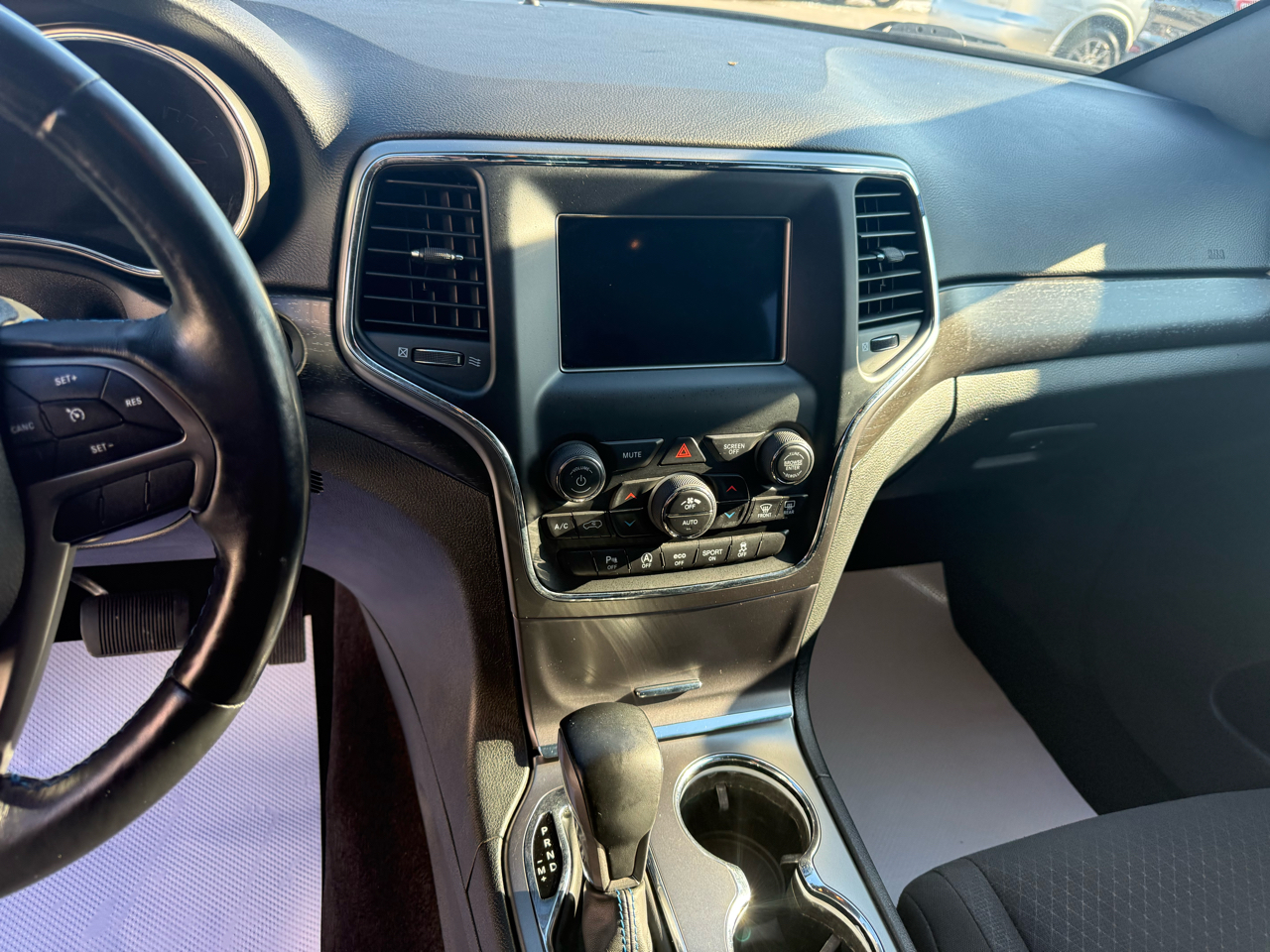 Jeep Grand Cherokee Laredo 4WD 2018