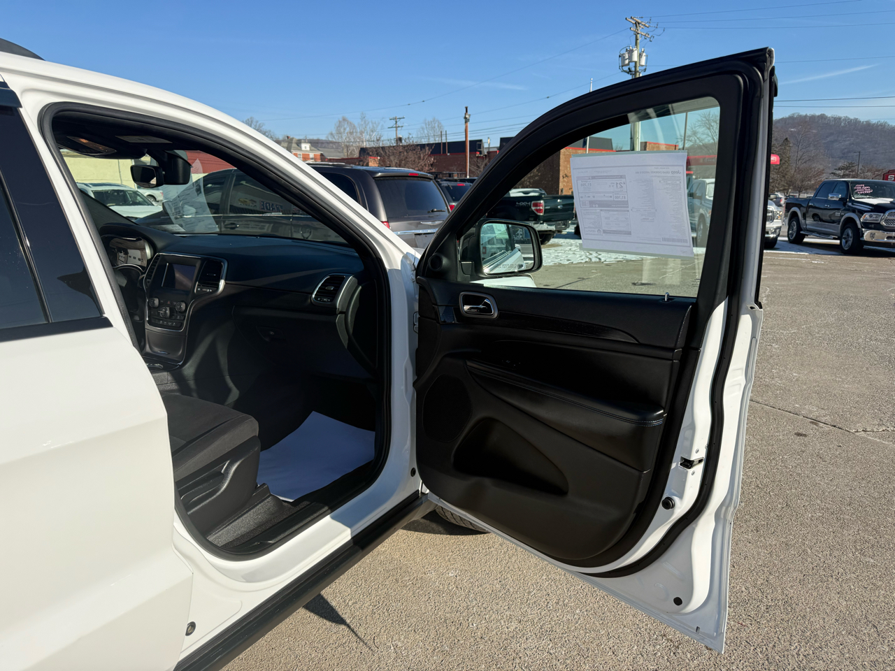 Jeep Grand Cherokee Laredo 4WD 2018