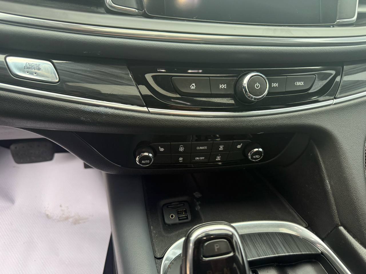 Buick Enclave Essence AWD 2020