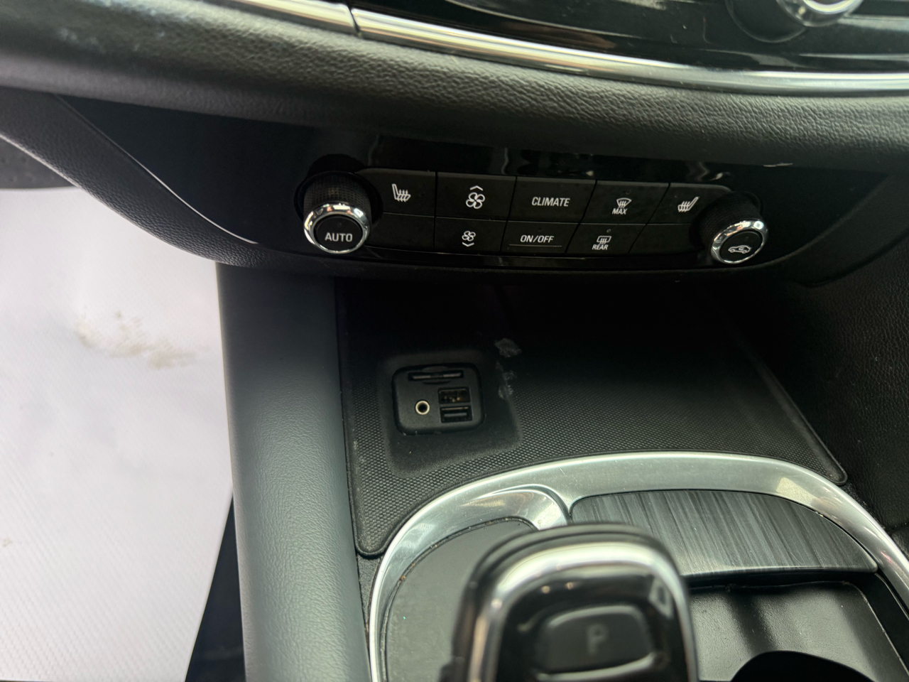 Buick Enclave Essence AWD 2020