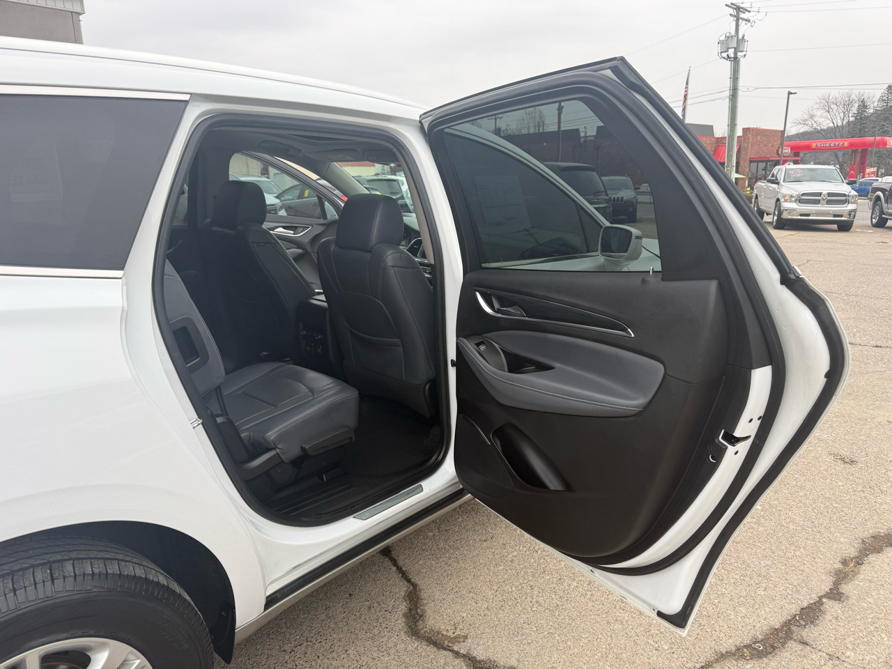 Buick Enclave Essence AWD 2020