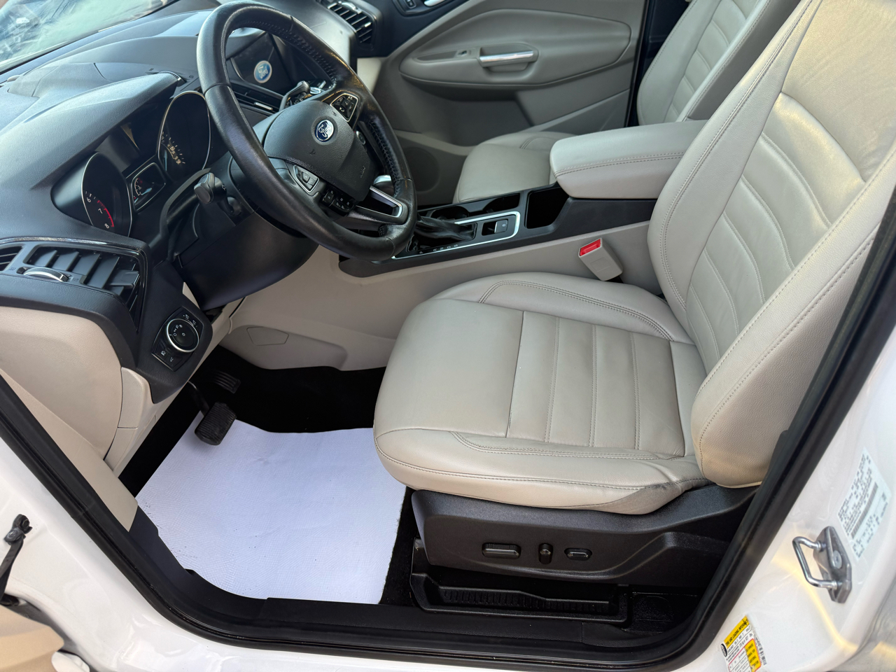 Ford Escape Titanium 4WD 2017