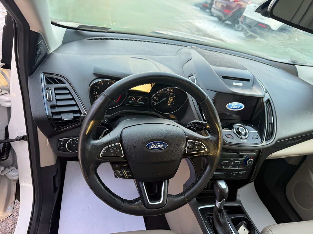 Ford Escape Titanium 4WD 2017