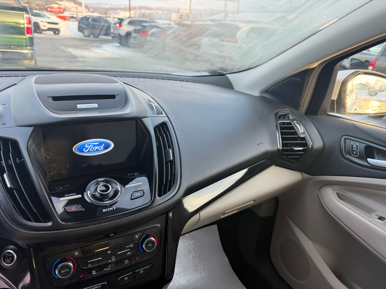 Ford Escape Titanium 4WD 2017