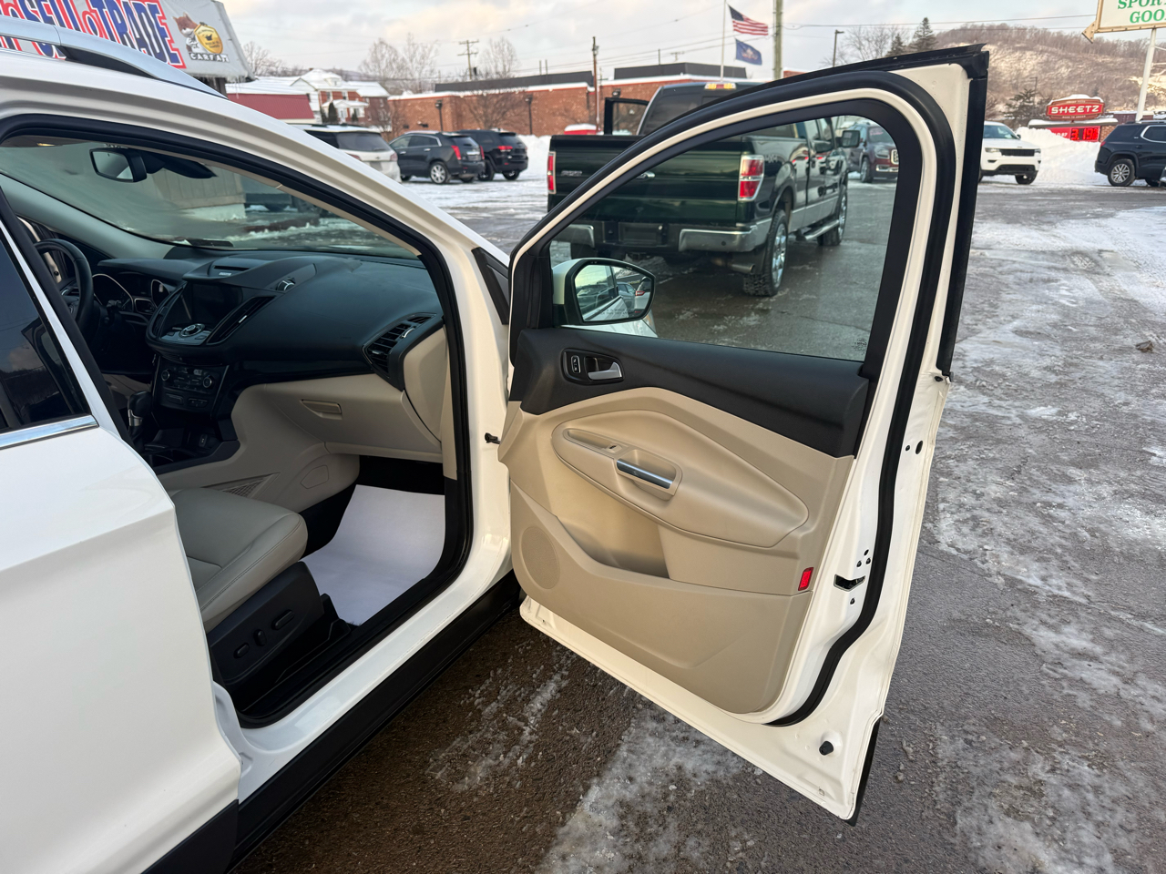 Ford Escape Titanium 4WD 2017