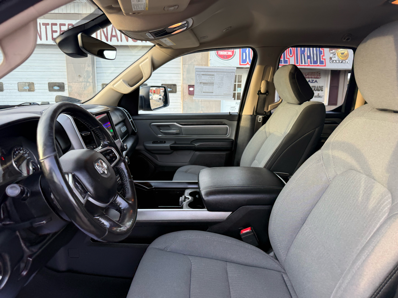 RAM 1500 Big Horn Quad Cab 4WD 2020