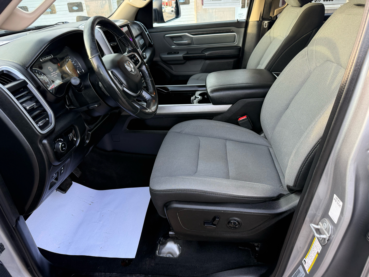 RAM 1500 Big Horn Quad Cab 4WD 2020