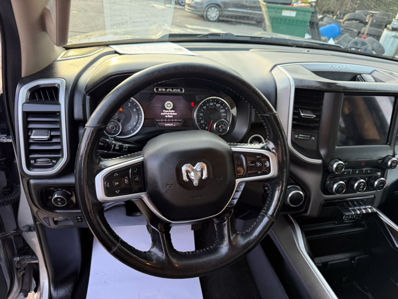 RAM 1500 Big Horn Quad Cab 4WD 2020