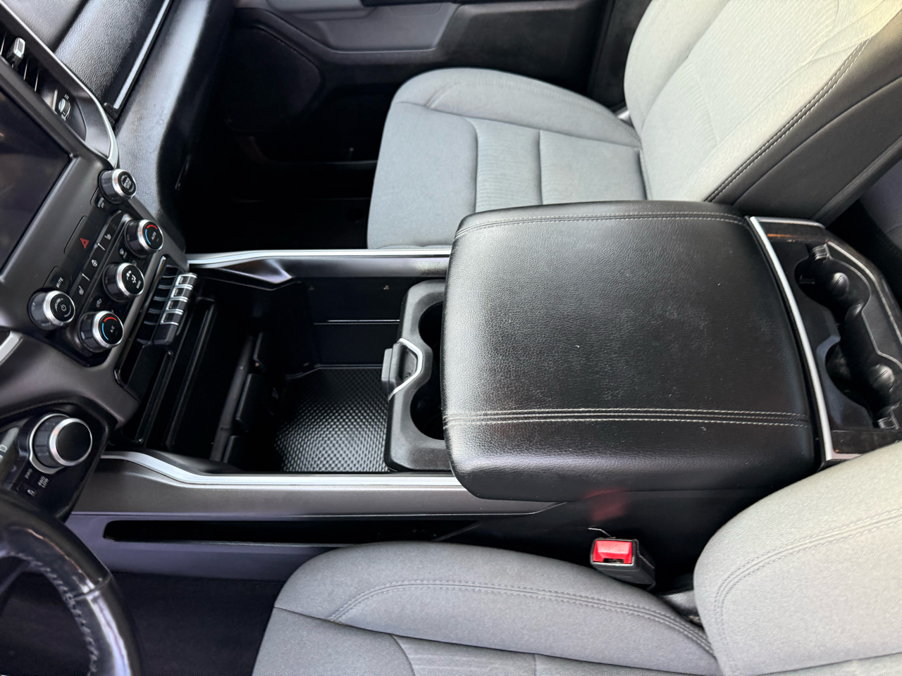 RAM 1500 Big Horn Quad Cab 4WD 2020