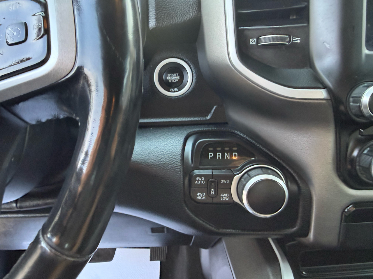 RAM 1500 Big Horn Quad Cab 4WD 2020