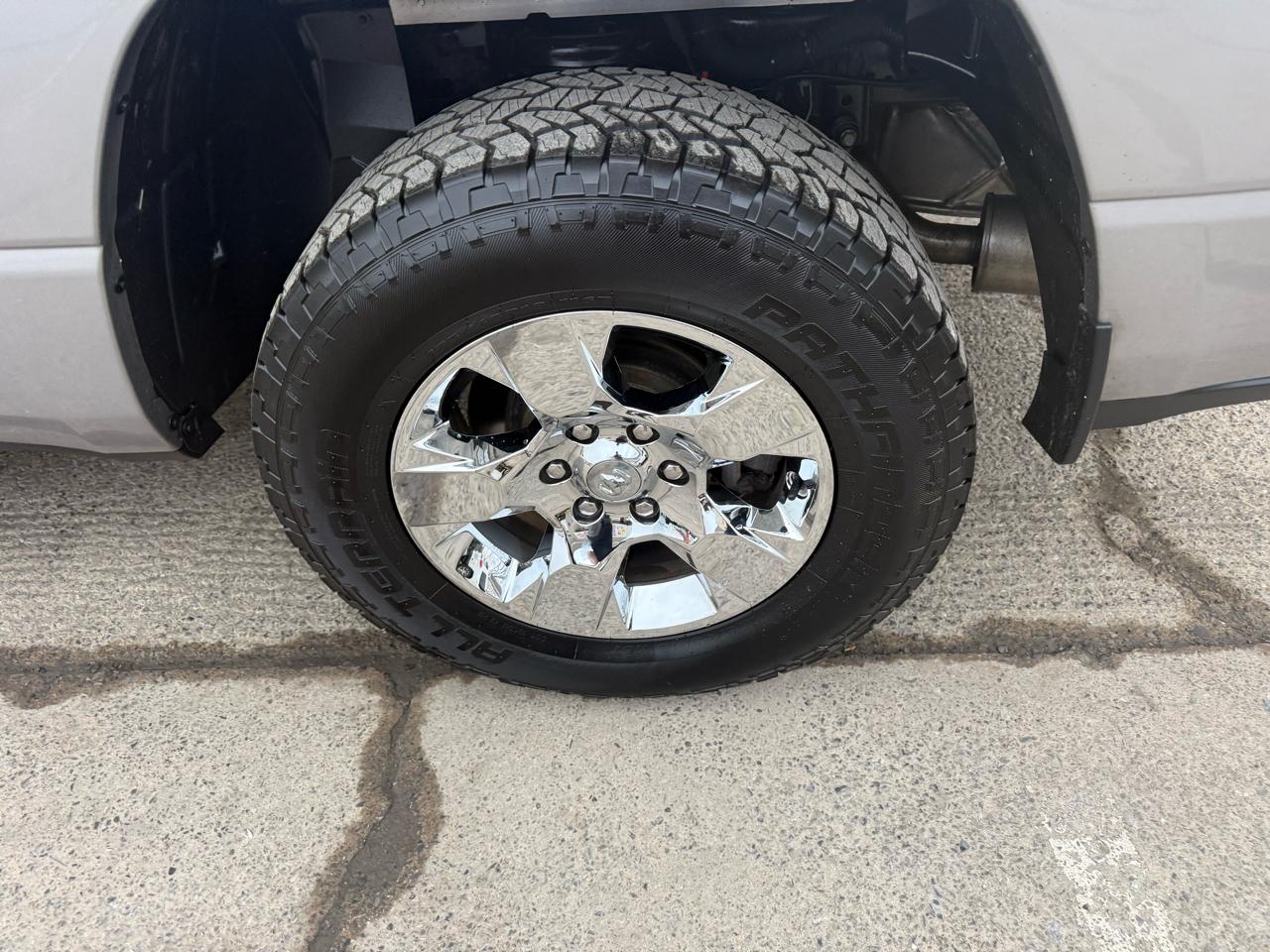 RAM 1500 Big Horn Quad Cab 4WD 2020