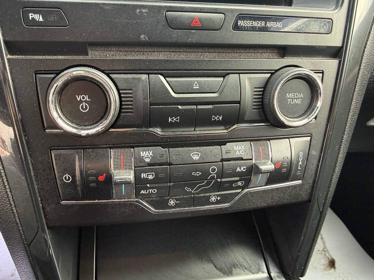 Ford Explorer XLT 4WD 2018