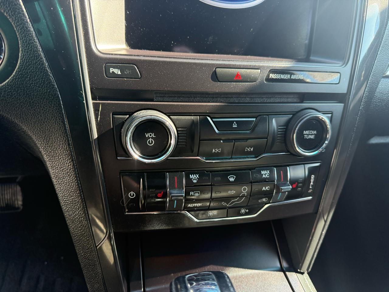 Ford Explorer XLT 4WD 2017