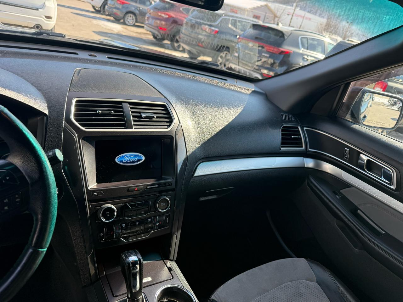 Ford Explorer XLT 4WD 2017