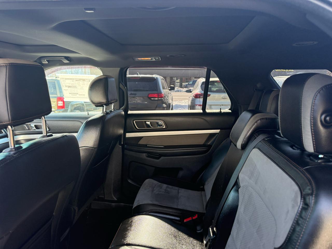 Ford Explorer XLT 4WD 2017