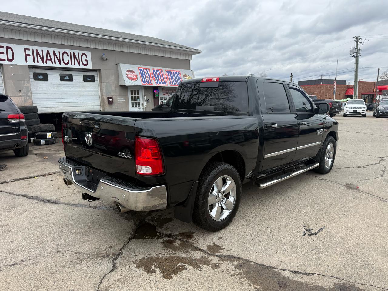 RAM 1500 SLT Crew Cab SWB 4WD 2017