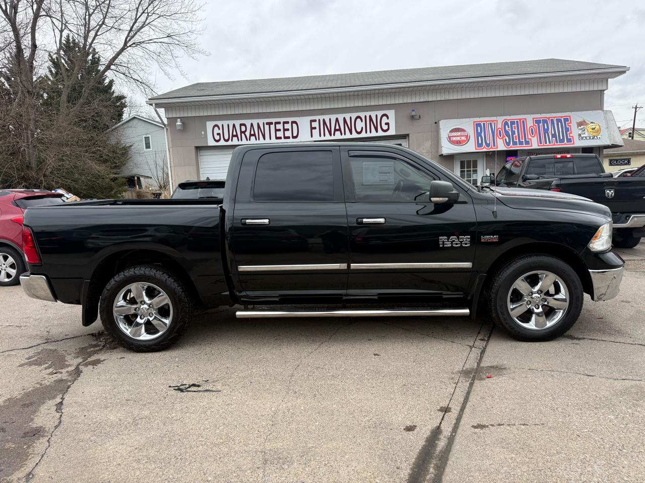 RAM 1500 SLT Crew Cab SWB 4WD 2017
