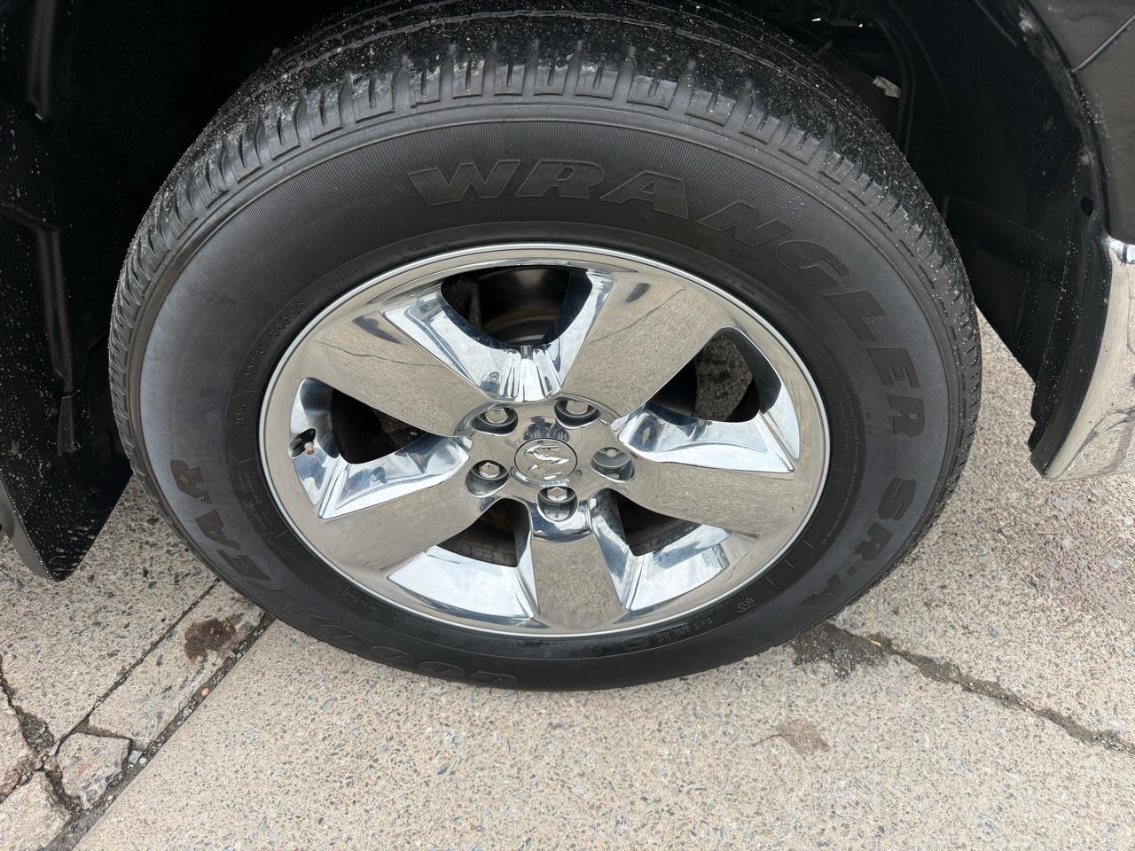 RAM 1500 SLT Crew Cab SWB 4WD 2017