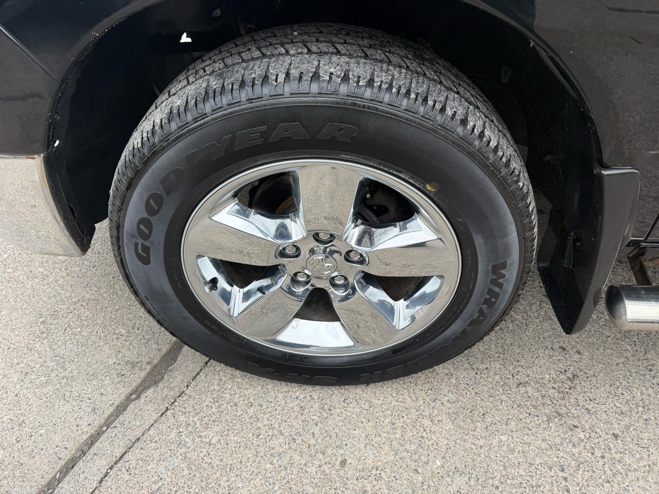 RAM 1500 SLT Crew Cab SWB 4WD 2017