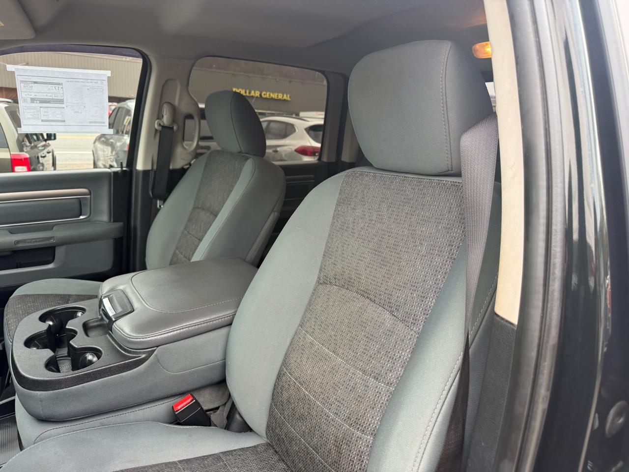 RAM 1500 SLT Crew Cab SWB 4WD 2017