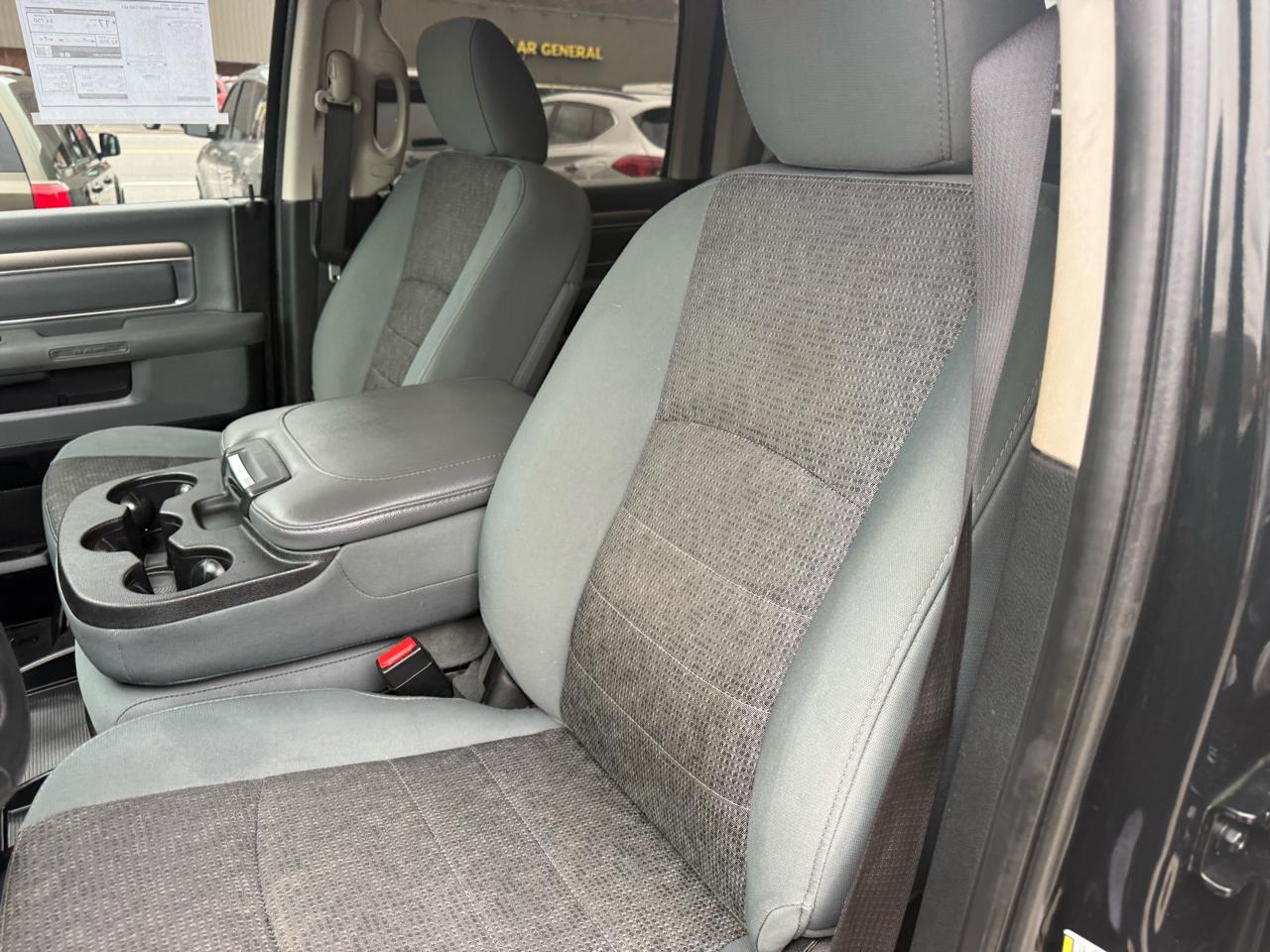 RAM 1500 SLT Crew Cab SWB 4WD 2017