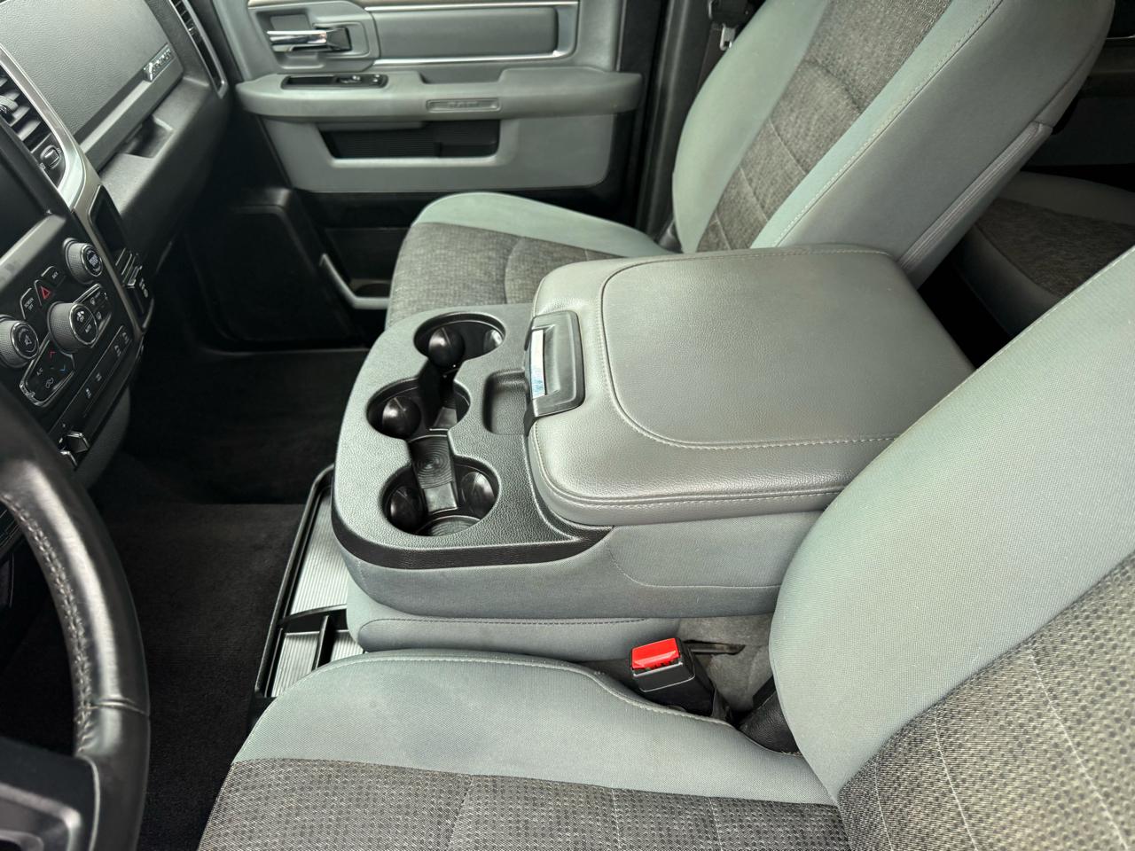 RAM 1500 SLT Crew Cab SWB 4WD 2017