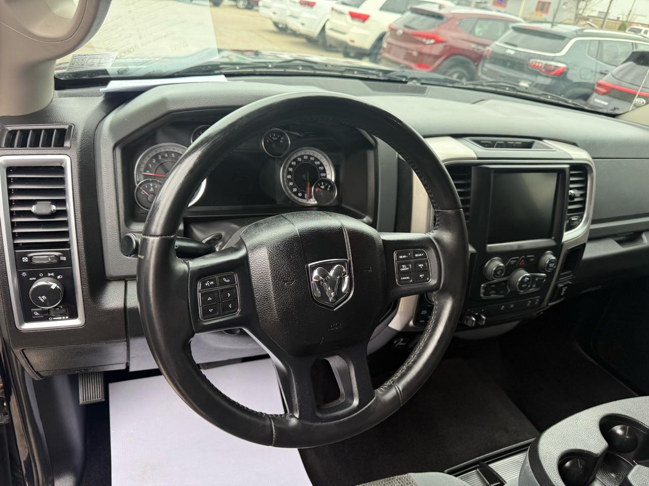 RAM 1500 SLT Crew Cab SWB 4WD 2017