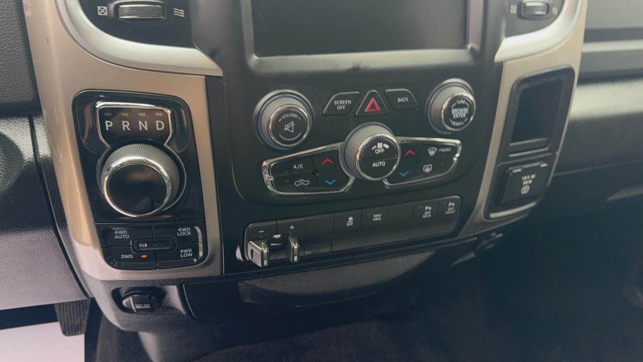 RAM 1500 SLT Crew Cab SWB 4WD 2017