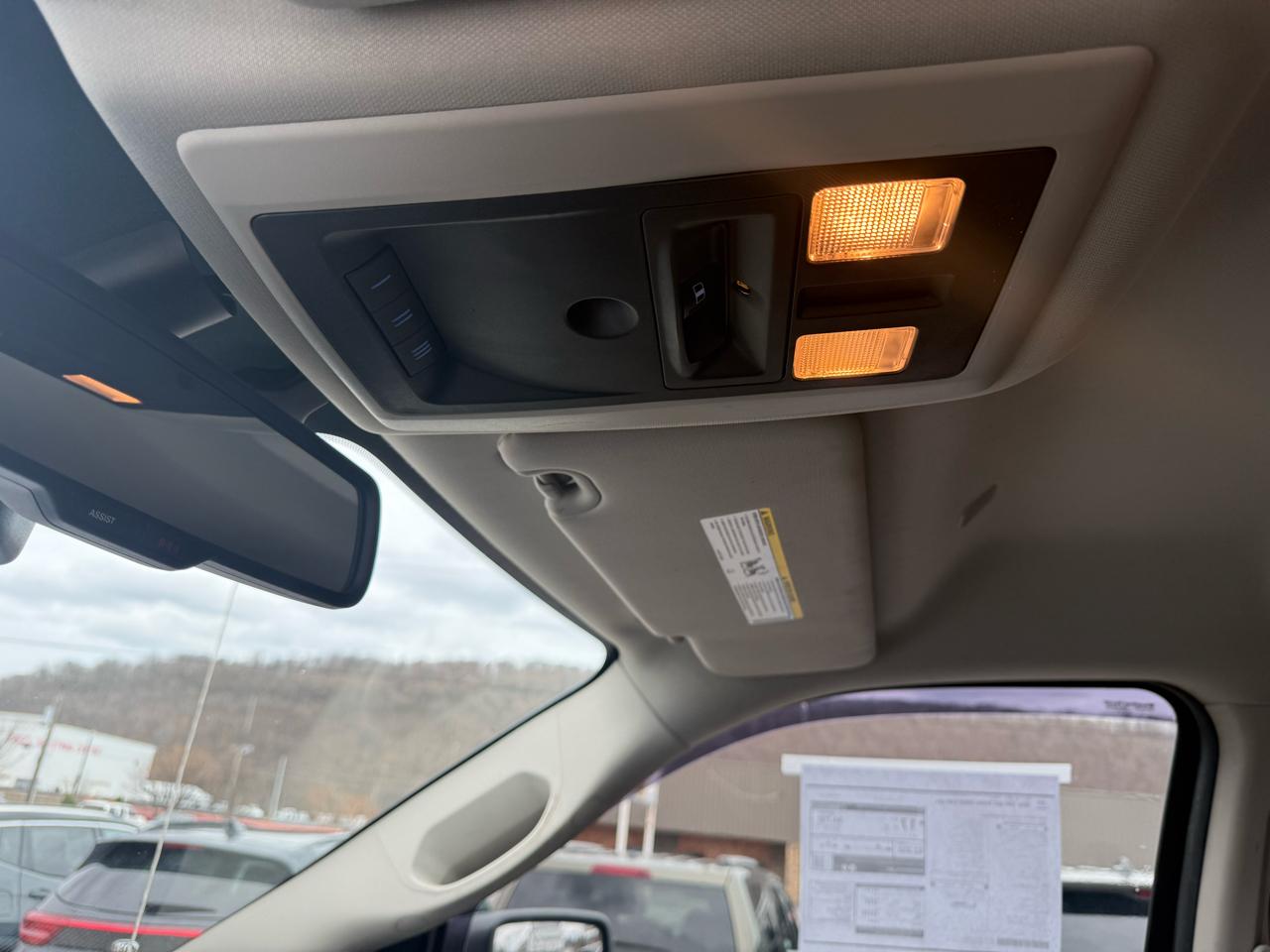 RAM 1500 SLT Crew Cab SWB 4WD 2017