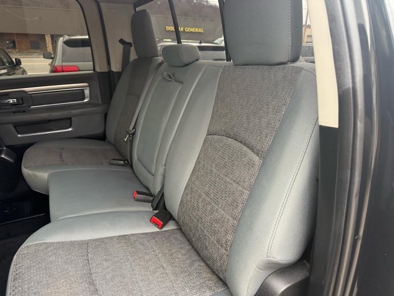 RAM 1500 SLT Crew Cab SWB 4WD 2017