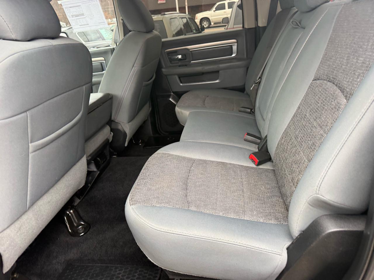 RAM 1500 SLT Crew Cab SWB 4WD 2017