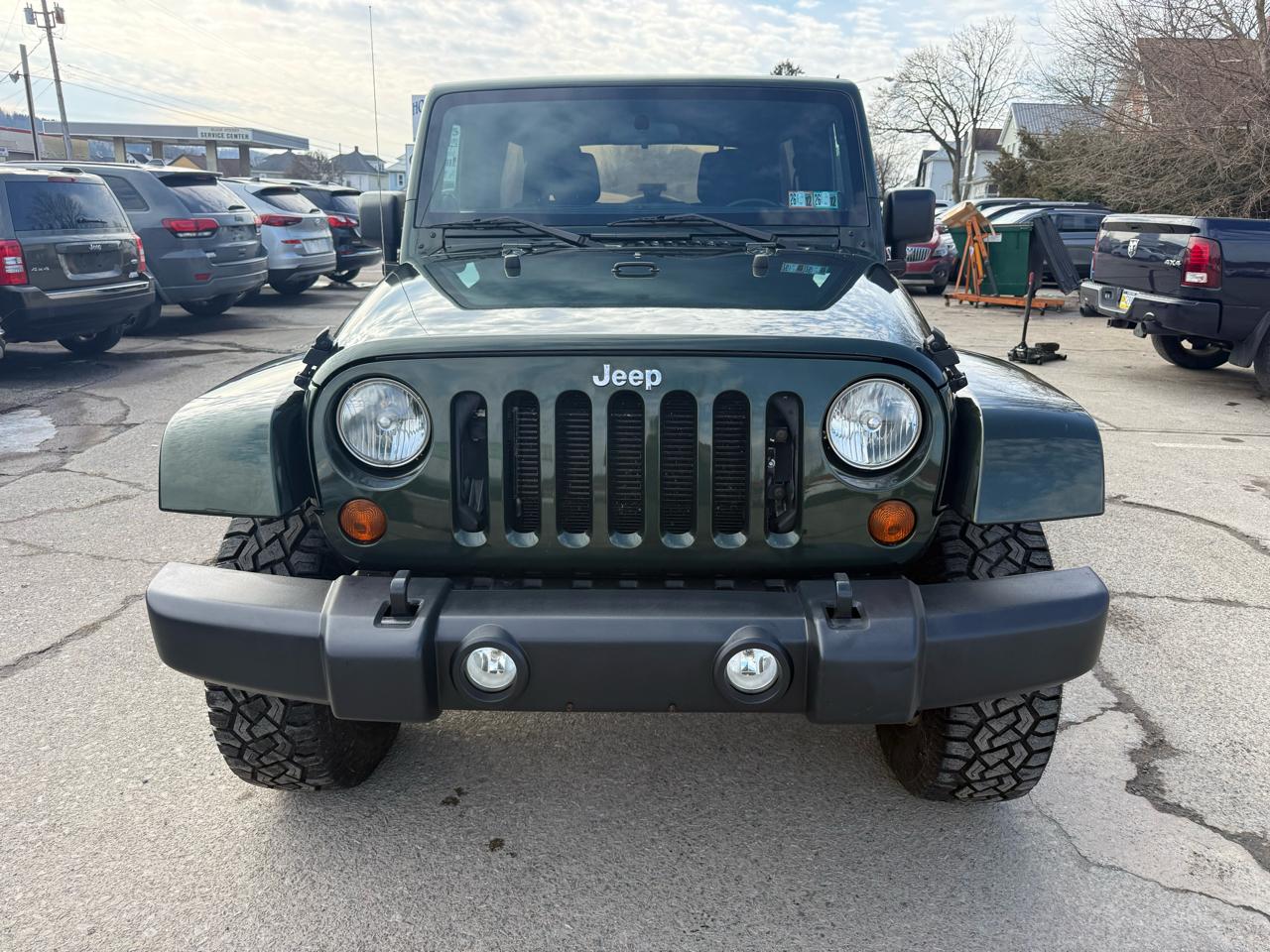 Jeep Wrangler Unlimited Sahara 4WD 2012
