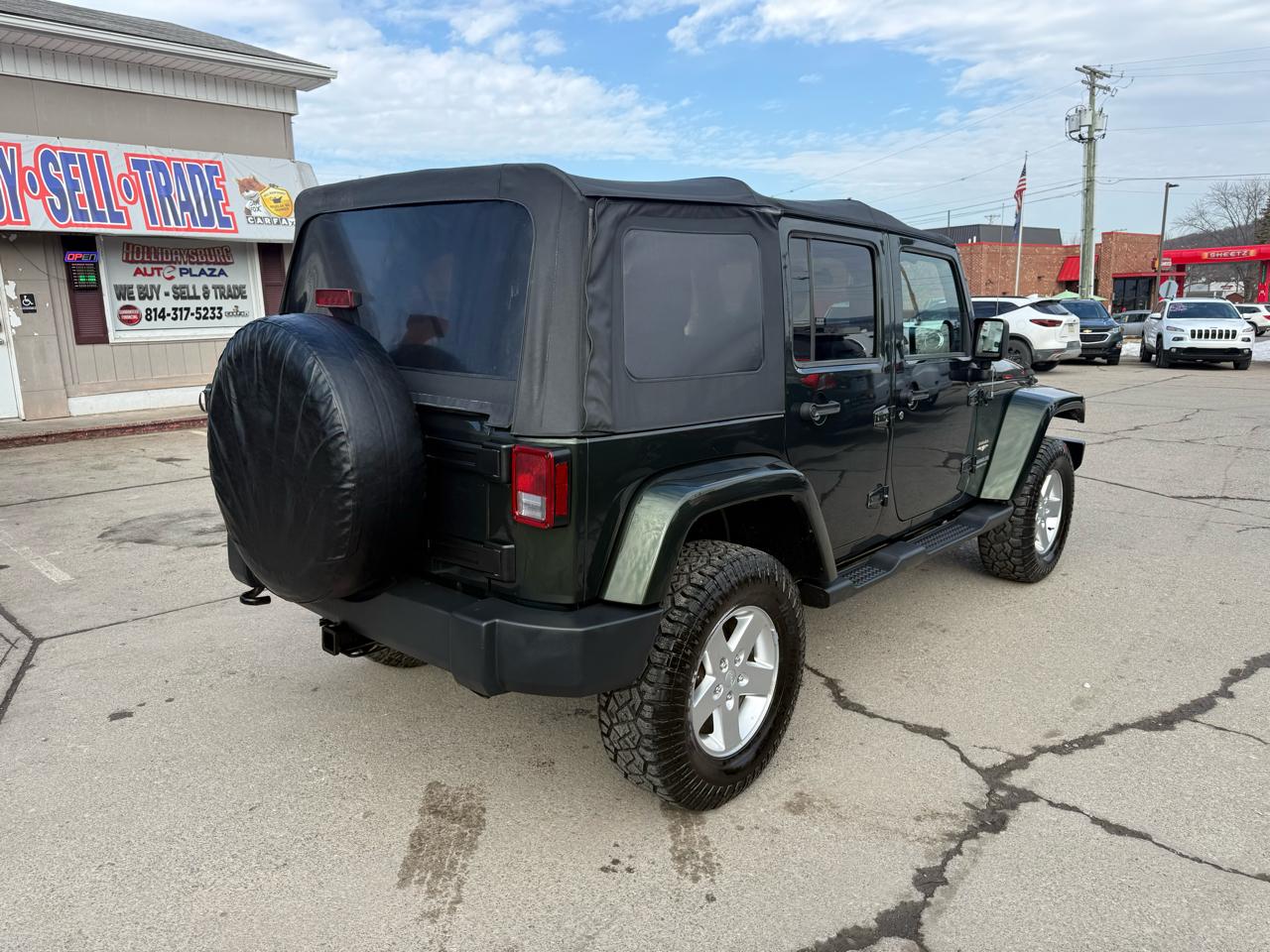 Jeep Wrangler Unlimited Sahara 4WD 2012