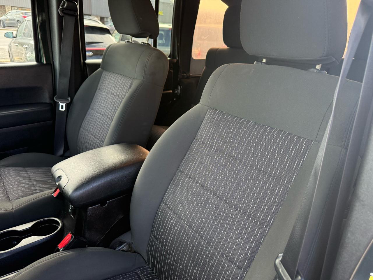 Jeep Wrangler Unlimited Sahara 4WD 2012