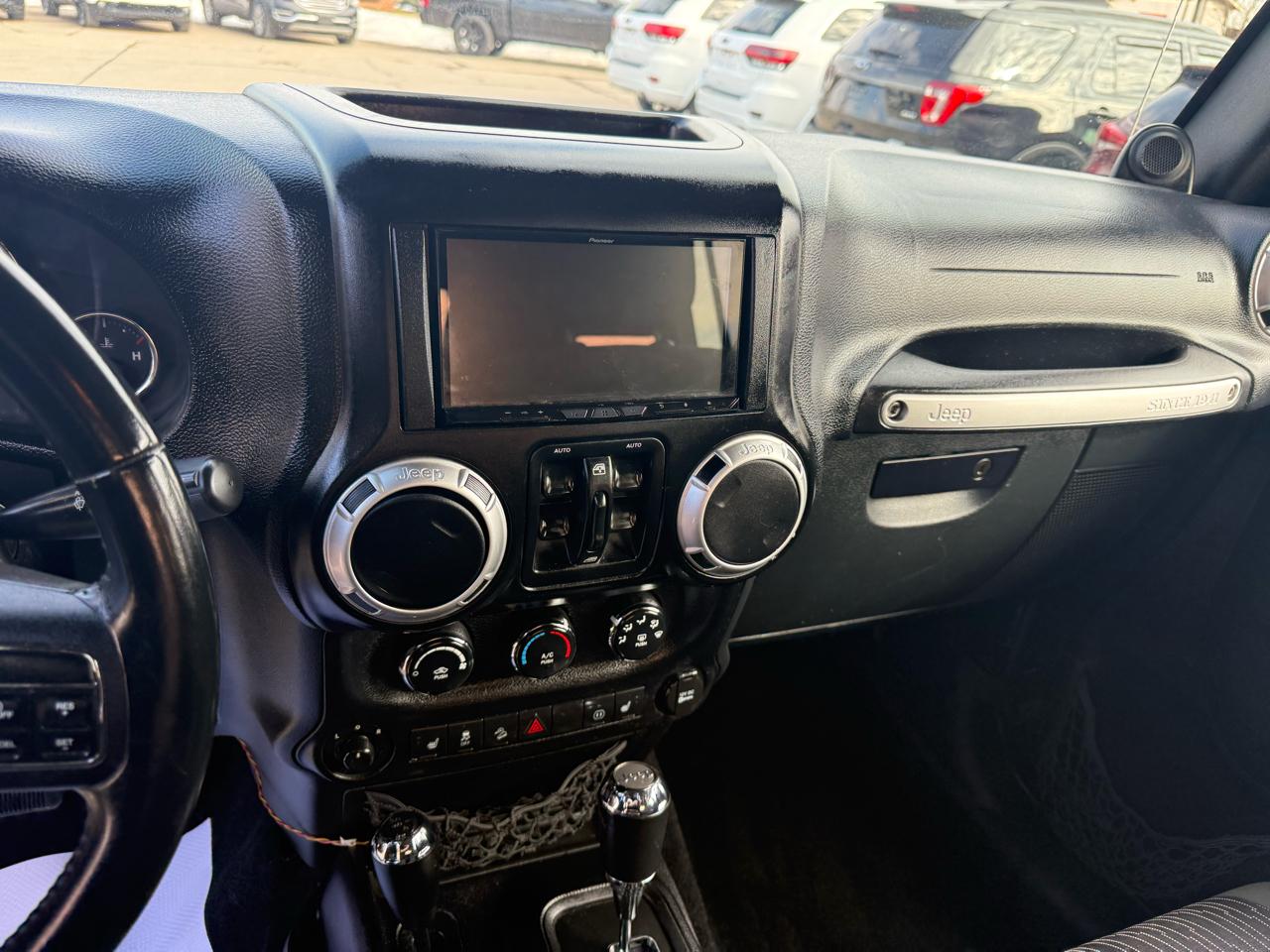 Jeep Wrangler Unlimited Sahara 4WD 2012