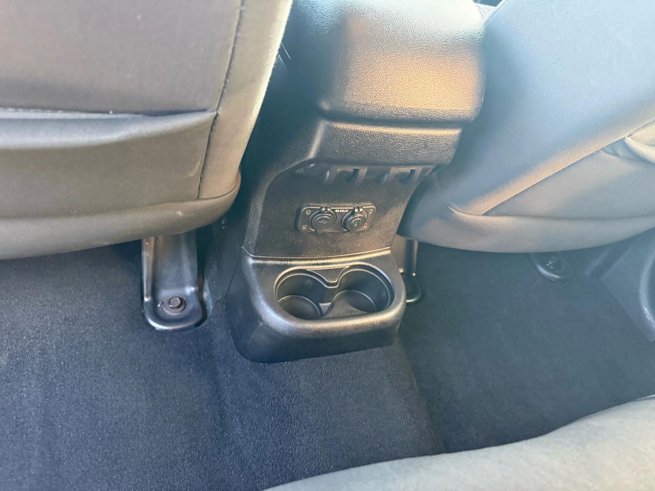 Jeep Wrangler Unlimited Sahara 4WD 2012