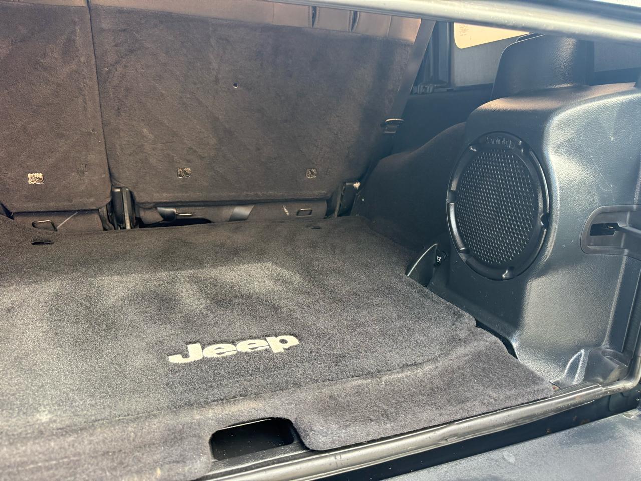 Jeep Wrangler Unlimited Sahara 4WD 2012