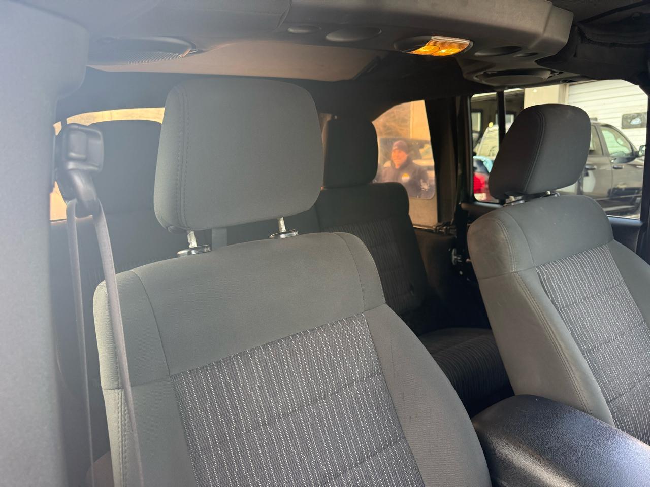 Jeep Wrangler Unlimited Sahara 4WD 2012