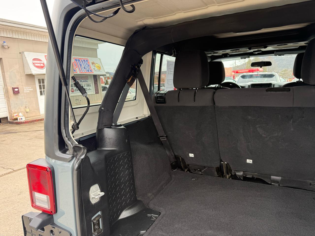 Jeep Wrangler Unlimited Sport 4WD 2015