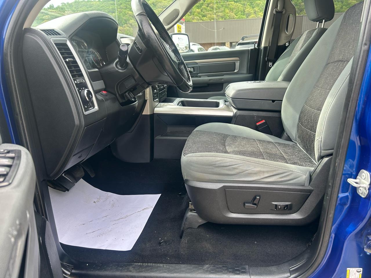 RAM 1500 SLT Crew Cab SWB 4WD 2018
