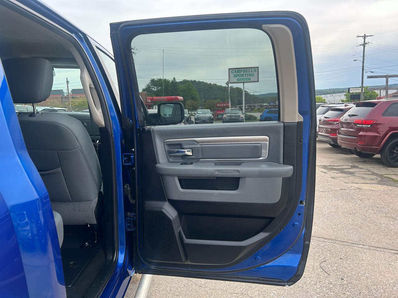 RAM 1500 SLT Crew Cab SWB 4WD 2018