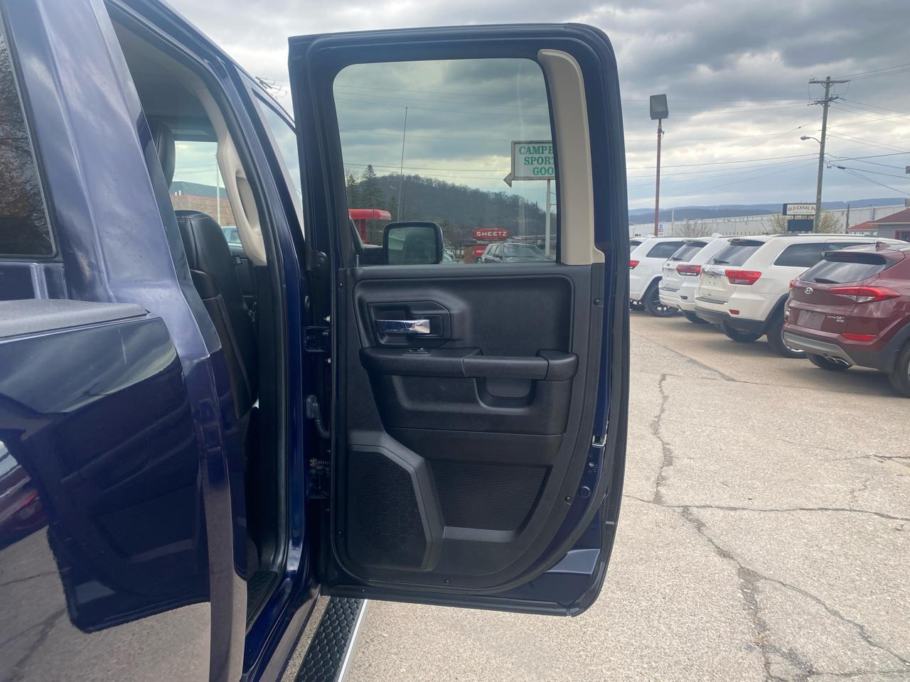 RAM 1500 Sport Quad Cab 4WD 2013