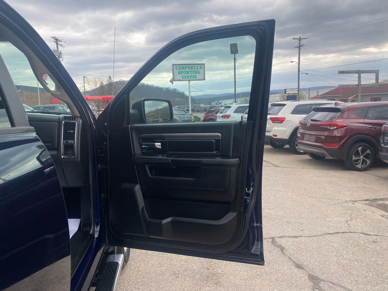 RAM 1500 Sport Quad Cab 4WD 2013