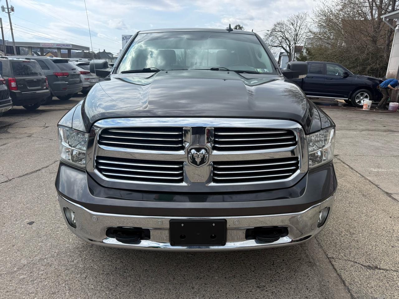RAM 1500 SLT Crew Cab SWB 4WD 2016