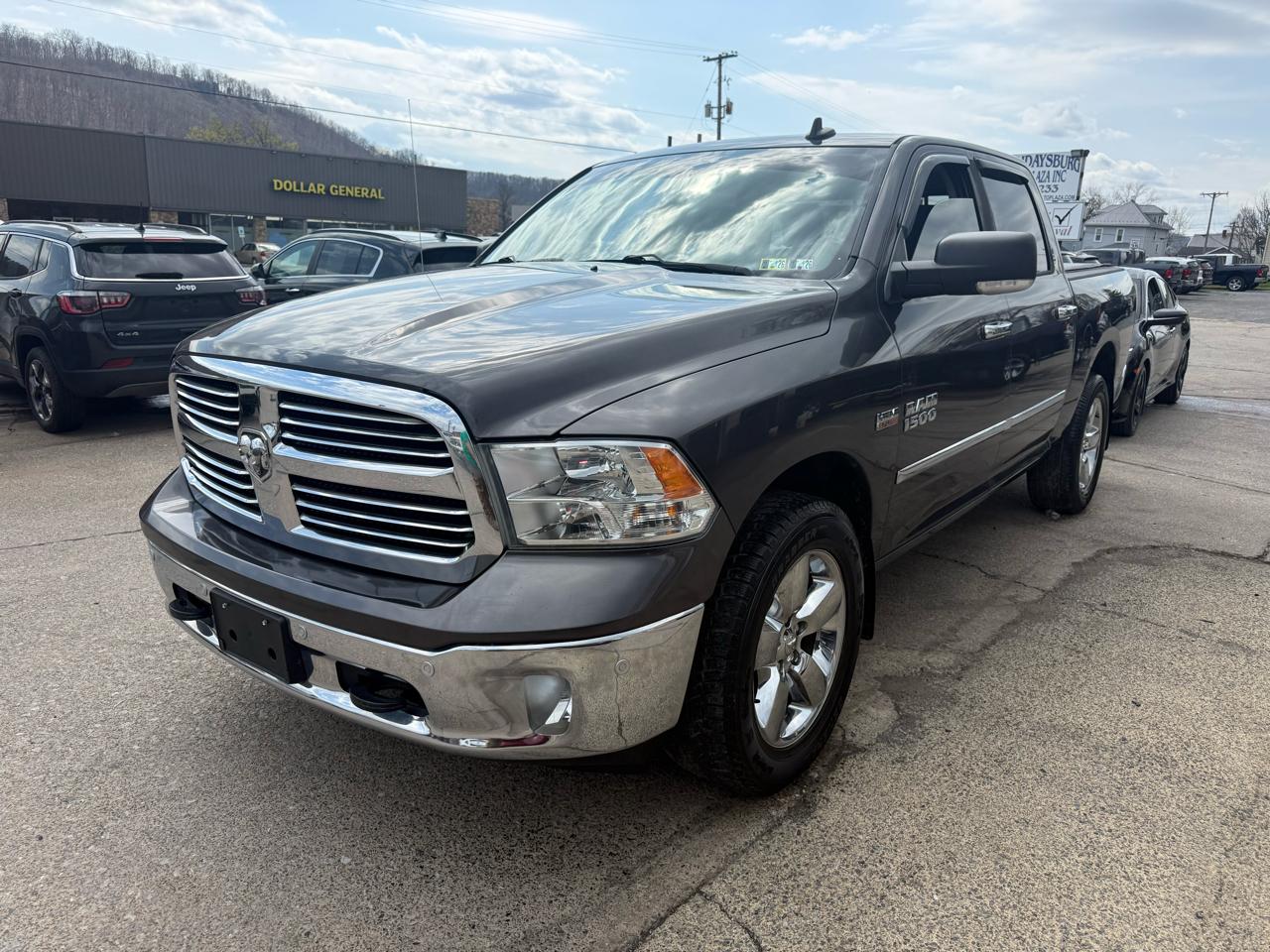 RAM 1500 SLT Crew Cab SWB 4WD 2016