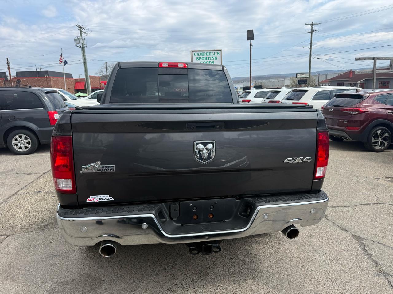 RAM 1500 SLT Crew Cab SWB 4WD 2016